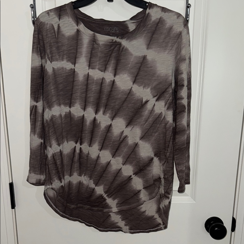 Habitat Escape Gray and White Relaxed Long Sleeve Tee